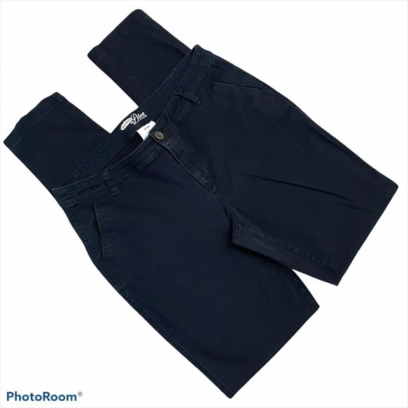 Old Navy the Diva Uniform Skinny Blackjack Pants - Picture 7 of 7